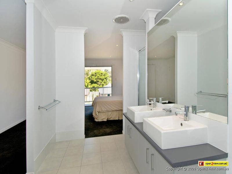 11 Sylvateere Crescent, Wakerley QLD 4154