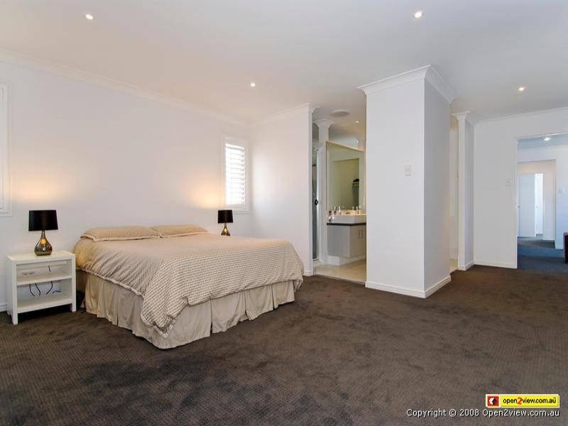 11 Sylvateere Crescent, Wakerley QLD 4154