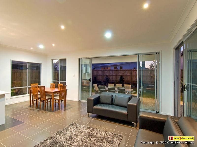 11 Sylvateere Crescent, Wakerley QLD 4154