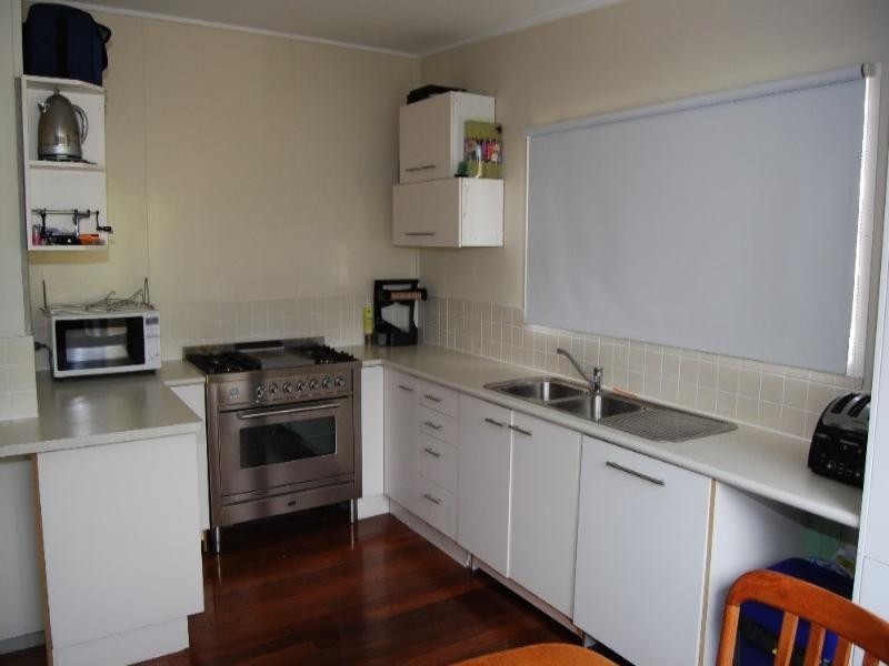 15 Glenora Street, Wynnum QLD 4178