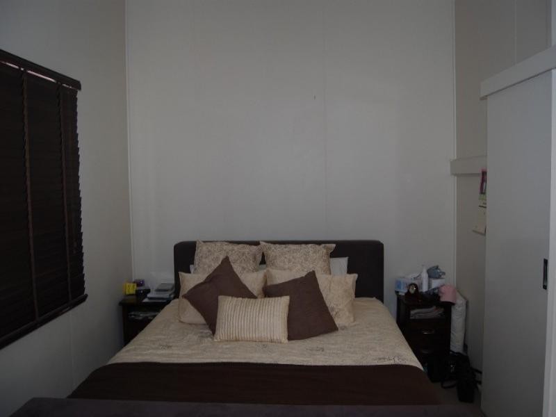 15 Glenora Street, Wynnum QLD 4178