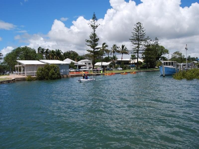15 Glenora Street, Wynnum QLD 4178