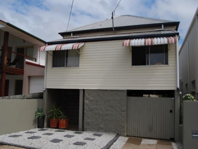 15 Glenora Street, Wynnum QLD 4178