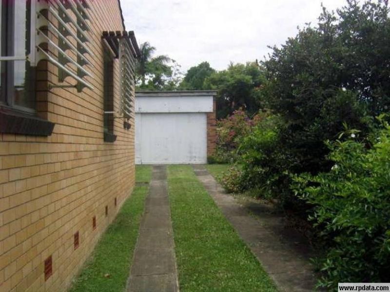 90 Waterview Avenue, Wynnum QLD 4178