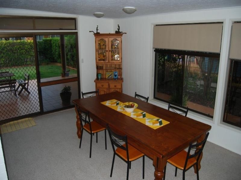 8 Glenshiel Street, Wynnum West QLD 4178