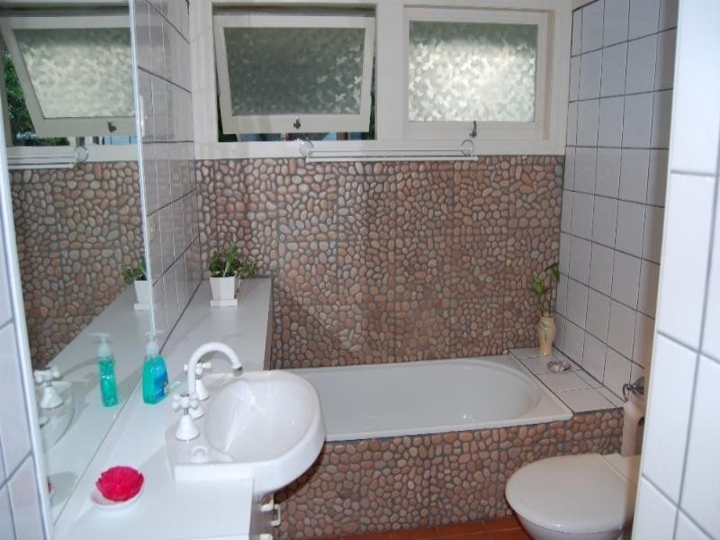 8 Glenshiel Street, Wynnum West QLD 4178