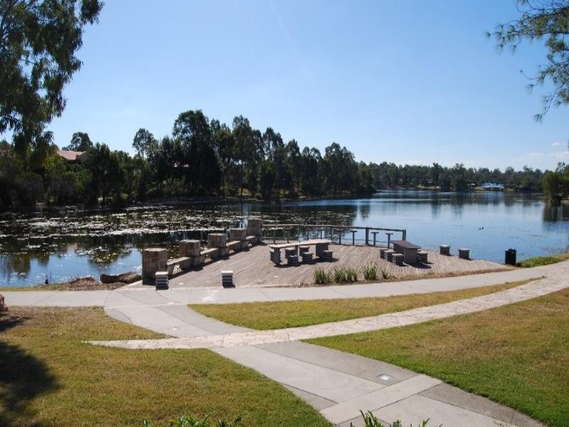 2 Santorini Place, Forest Lake QLD 4078