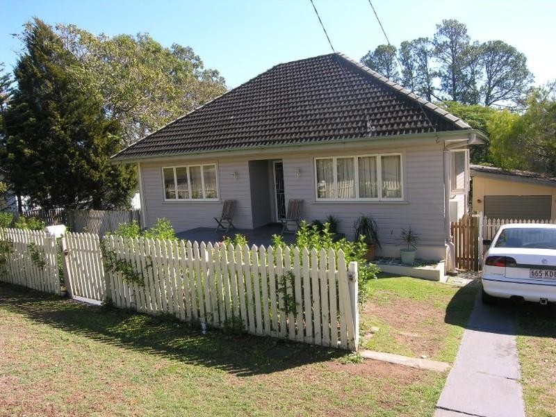 32 Bernays Road, Wynnum West QLD 4178