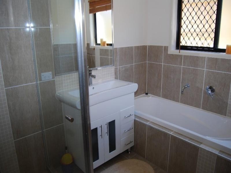 104 Rowland Avenue, Wakerley QLD 4154