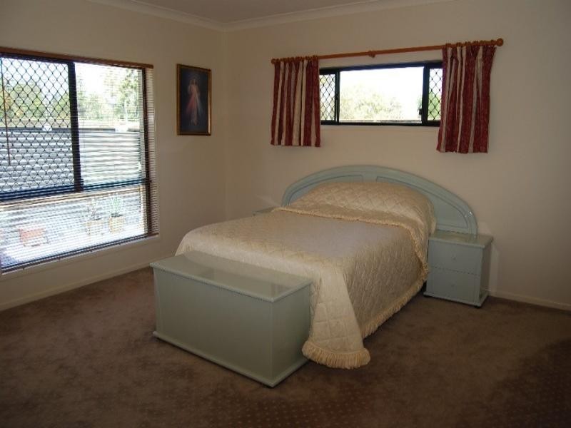 104 Rowland Avenue, Wakerley QLD 4154