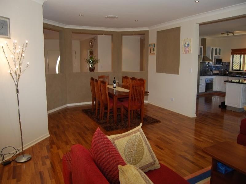 104 Rowland Avenue, Wakerley QLD 4154