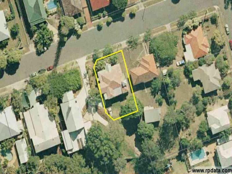16 Ashton Street, Wynnum QLD 4178