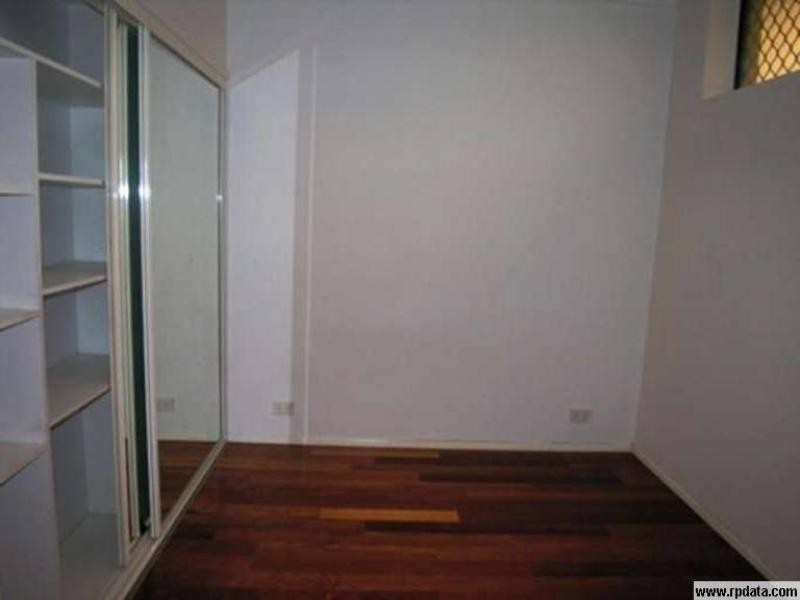 3/415 Esplanade South, Manly QLD 4179