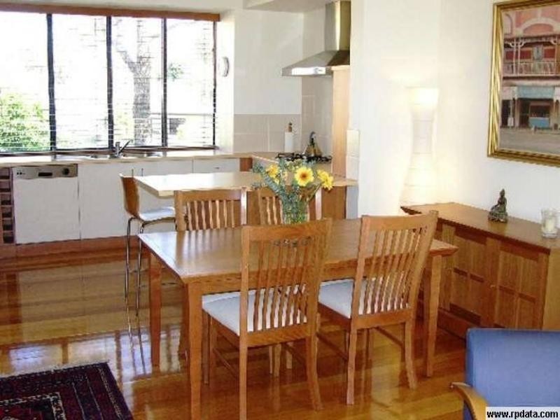 2/22 Nelson Parade, Manly QLD 4179