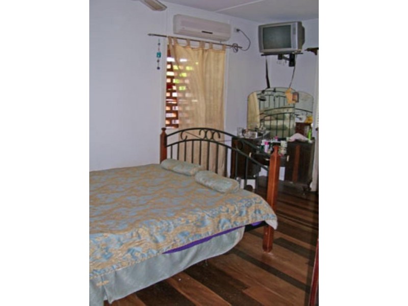 8 Seabreeze Road, Manly West QLD 4179