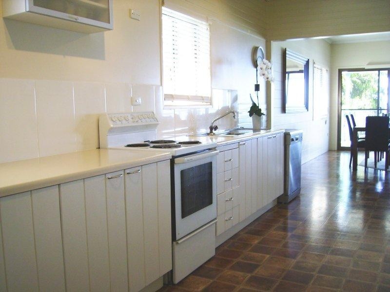 126 Ernest Street, Manly QLD 4179