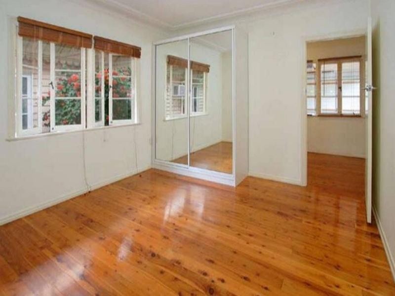 146 Cambridge Parade, Manly QLD 4179