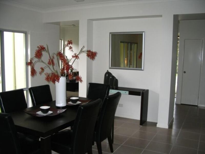 1 Cyan Place, Redland Bay QLD 4165