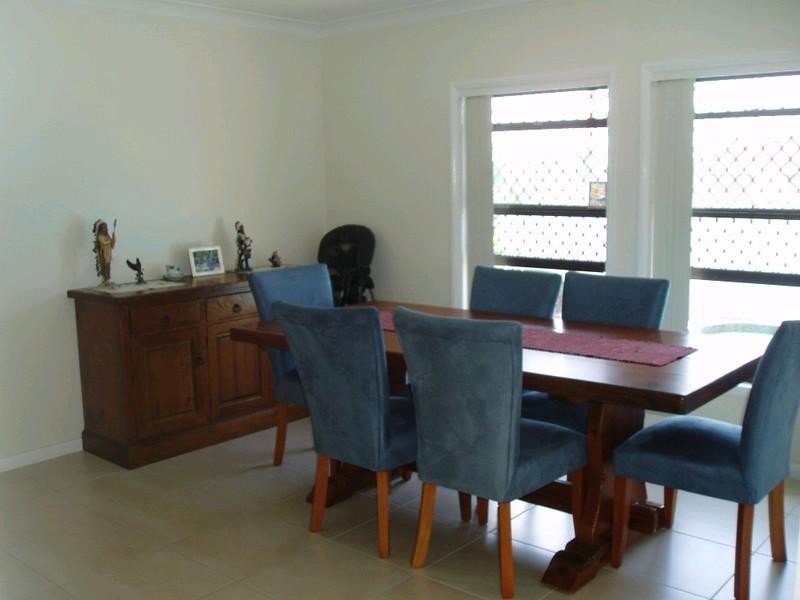 1 Sunstone Street, Manly West QLD 4179