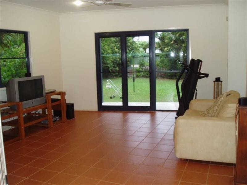 34 Patterson Street, Wynnum West QLD 4178