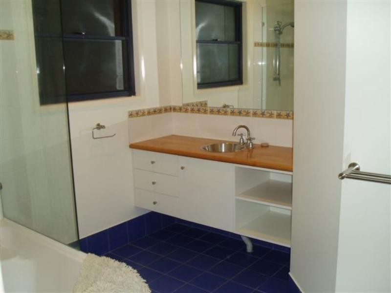 34 Patterson Street, Wynnum West QLD 4178