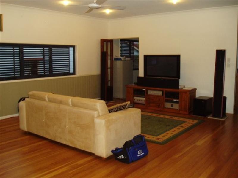 34 Patterson Street, Wynnum West QLD 4178