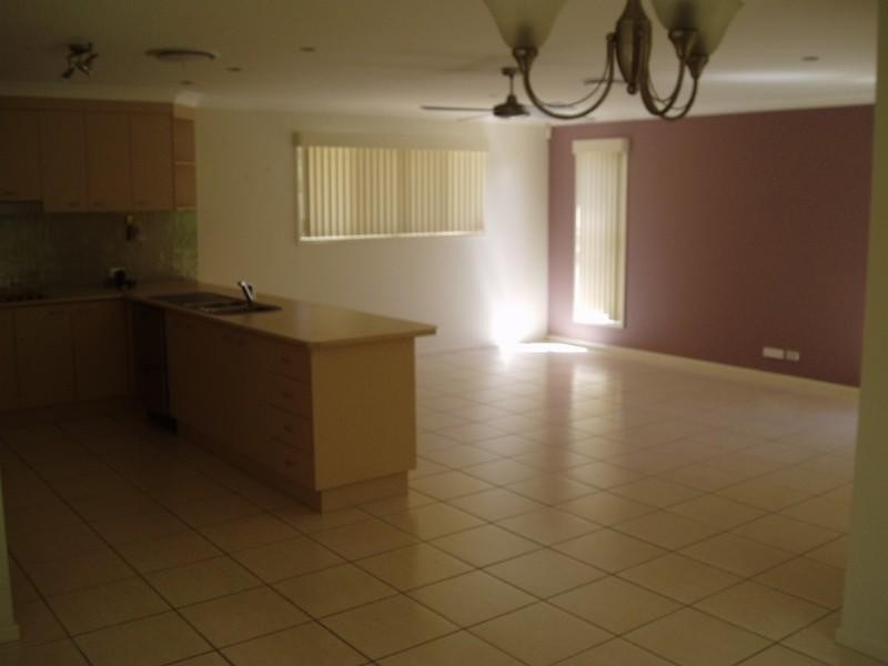 13 Farsley Place, Manly West QLD 4179