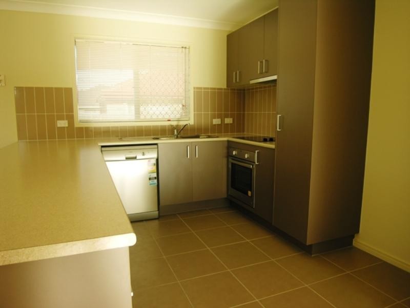 16 Elcock Avenue, Crestmead QLD 4132