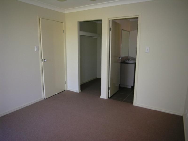 16 Elcock Avenue, Crestmead QLD 4132