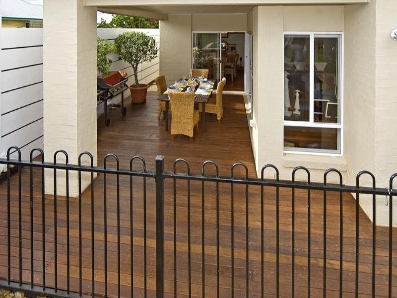 10 Foch Street, Wynnum QLD 4178