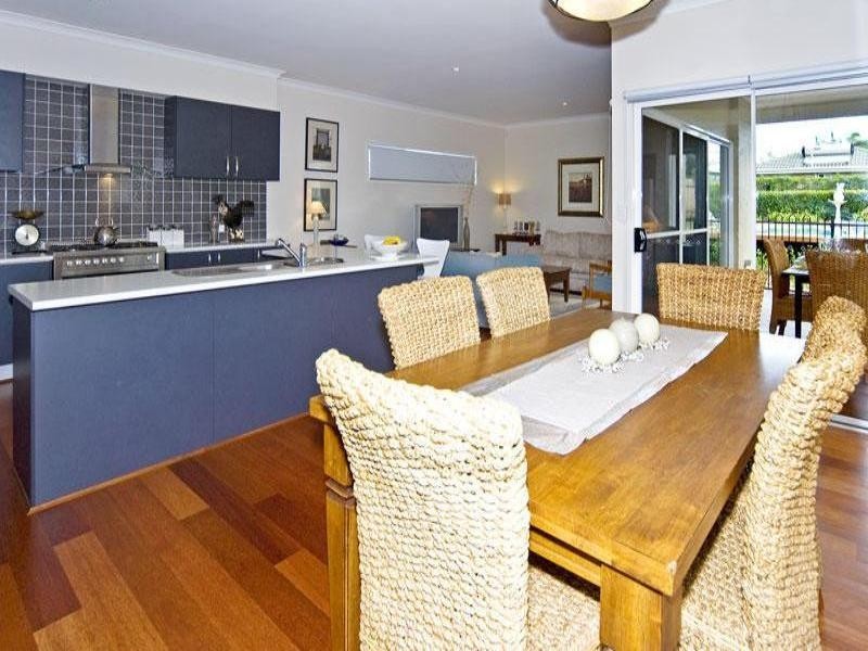 10 Foch Street, Wynnum QLD 4178