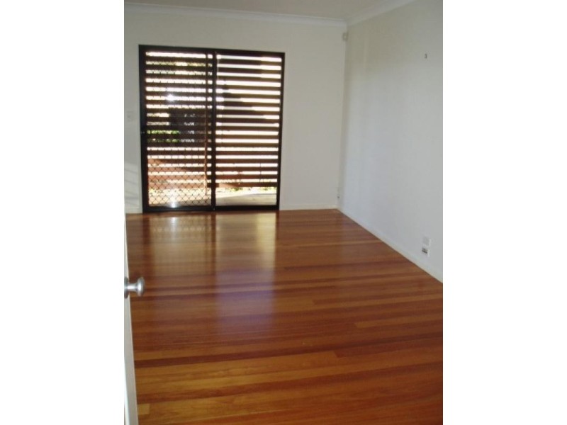 81 Walnut Street, Wynnum QLD 4178