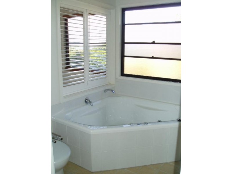 81 Walnut Street, Wynnum QLD 4178