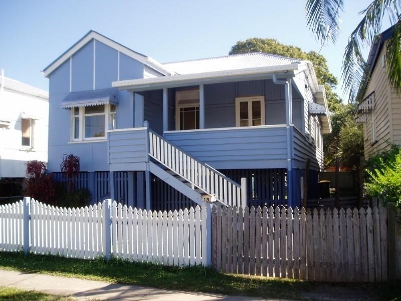 19 Clara Street, Wynnum QLD 4178