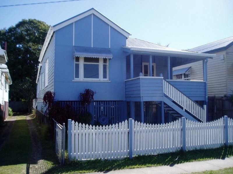 19 Clara Street, Wynnum QLD 4178