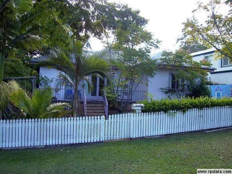 37 Ian Street, Lota QLD 4179