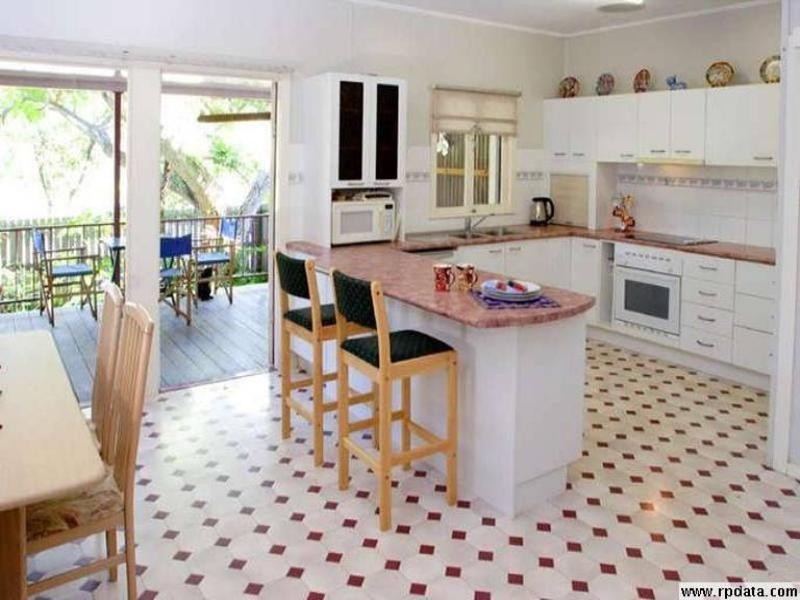 37 Ian Street, Lota QLD 4179