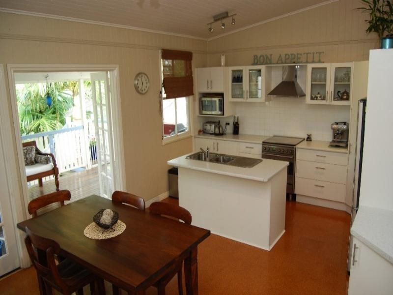 20 Moreton Avenue, Wynnum QLD 4178