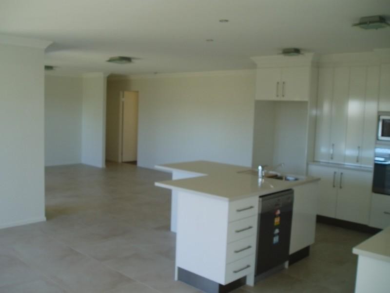 12 Peregian Close, Manly West QLD 4179