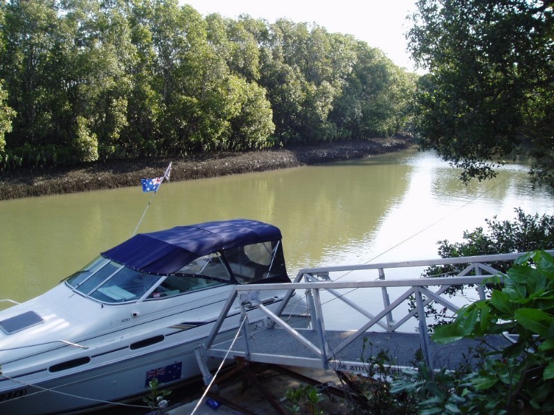 17 Bodalla Street, Norman Park QLD 4170