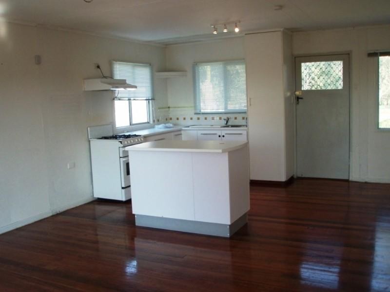 205 Kianawah Road, Wynnum West QLD 4178