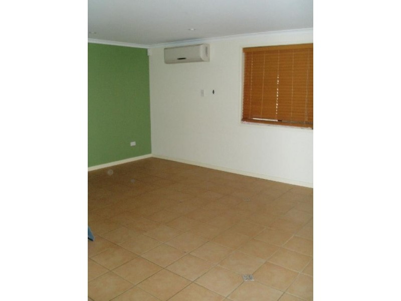 215 Wondall Road, Manly West QLD 4179