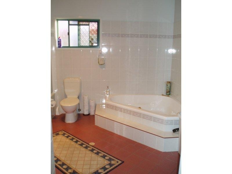 20 Charlotte Street, Wynnum QLD 4178