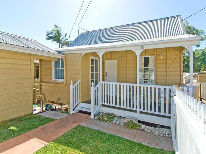 27 Ian Street, Lota QLD 4179