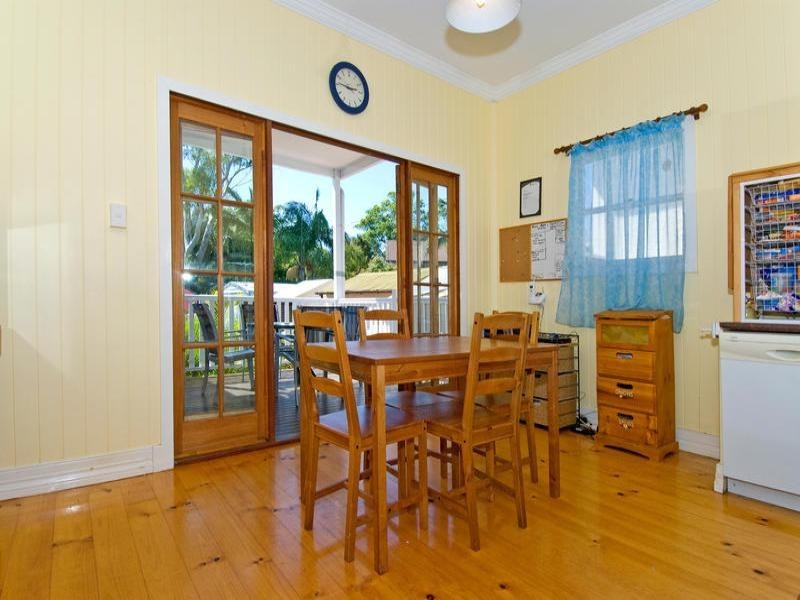 27 Ian Street, Lota QLD 4179