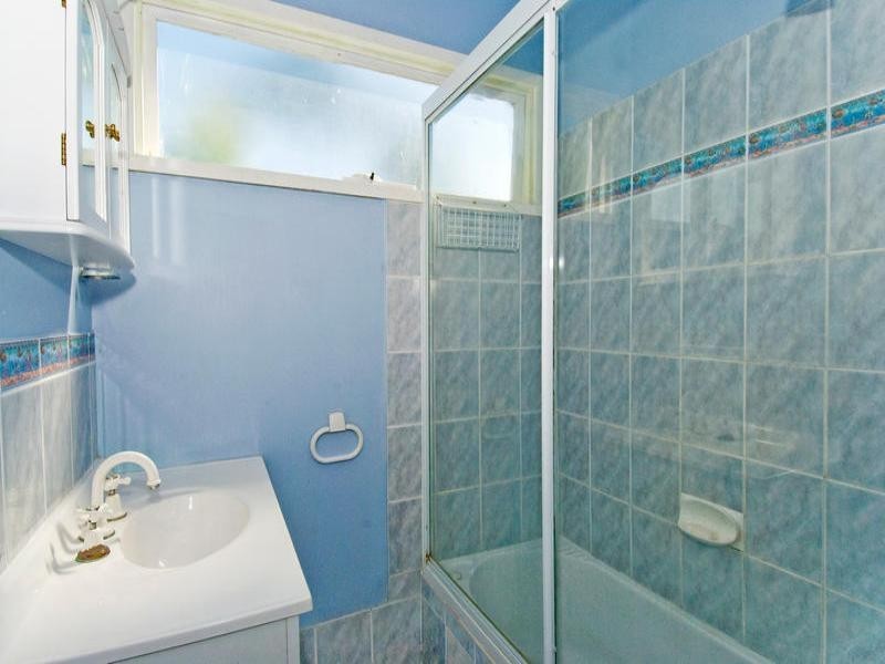 27 Ian Street, Lota QLD 4179