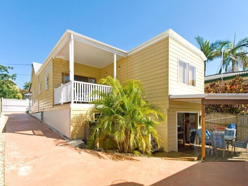 27 Ian Street, Lota QLD 4179