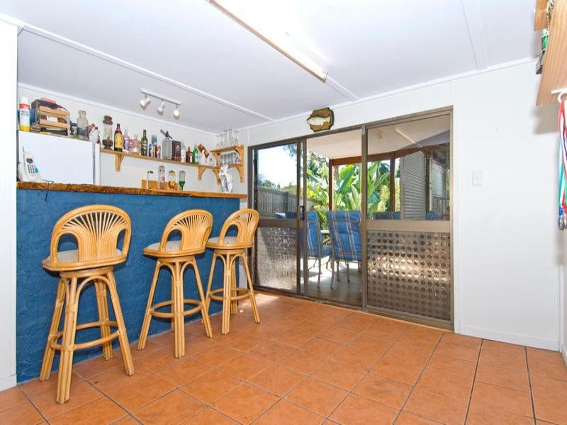 27 Ian Street, Lota QLD 4179