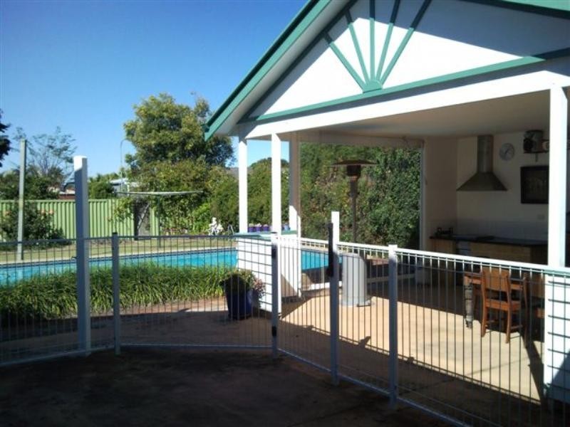 82 Gwynne Street, Wynnum West QLD 4178