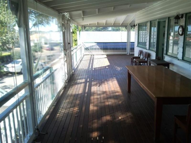 82 Gwynne Street, Wynnum West QLD 4178